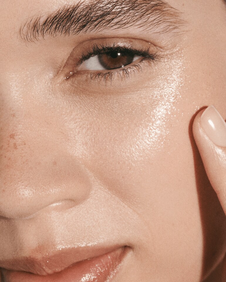 THE MOISTURIZING COOL GEL CREAM