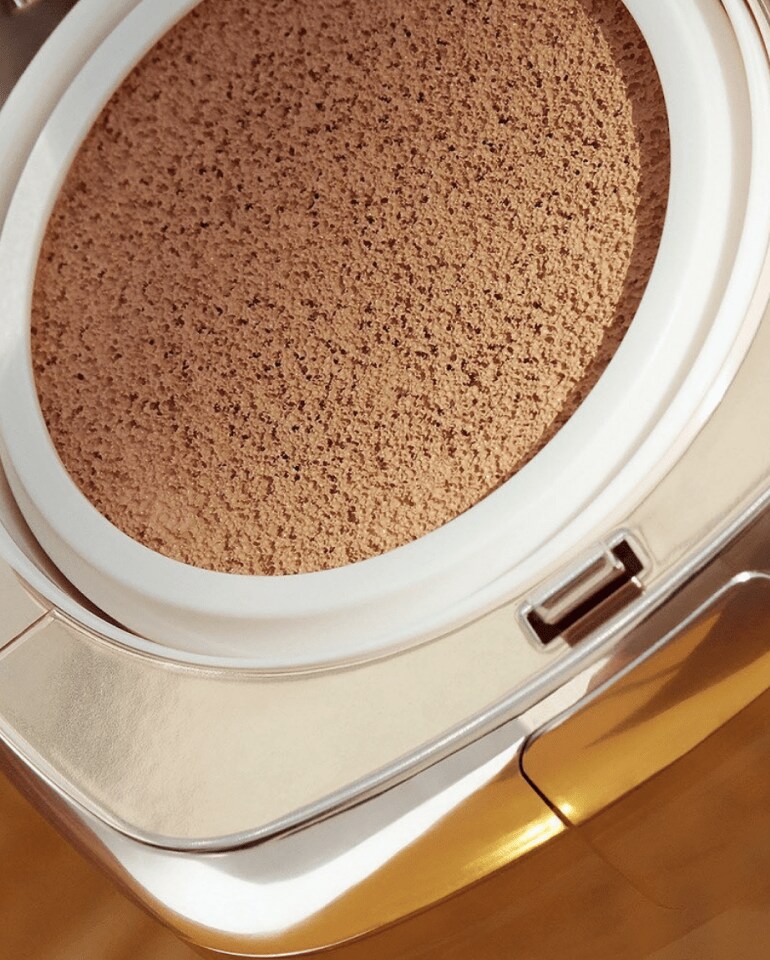 THE LUMINOUS LIFTING CUSHION FOUNDATION BROAD SPECTRUM SPF 20