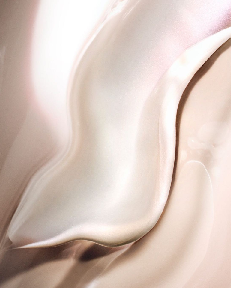 THE HYDRATING ILLUMINATOR
